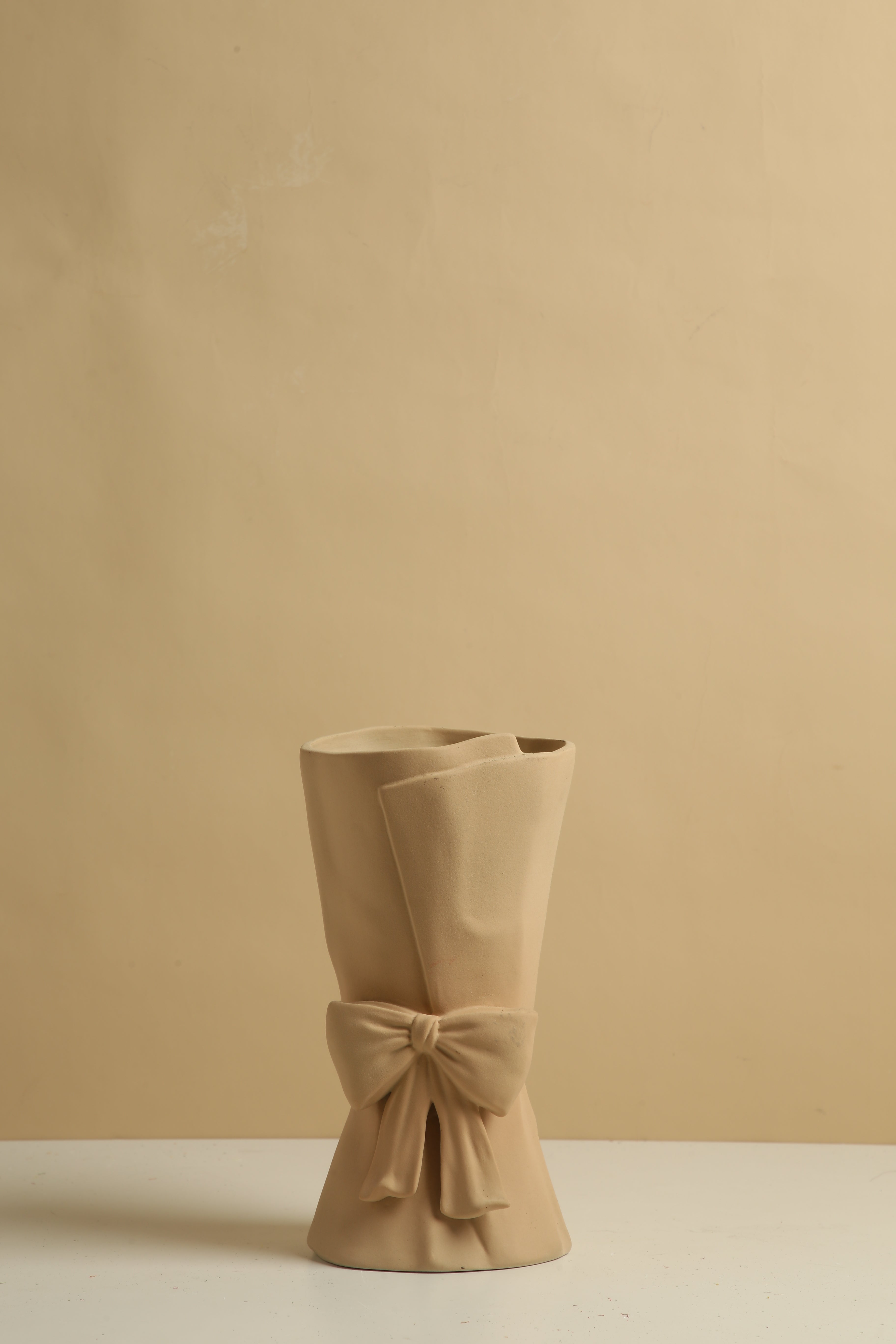 Bow-Knot Ceramic Vase